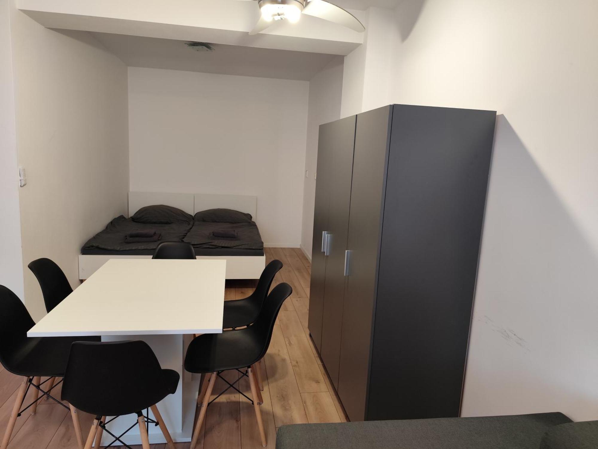 2 Room Apartment, Near Oc Galeria, Petrzalka ブラチスラヴァ エクステリア 写真